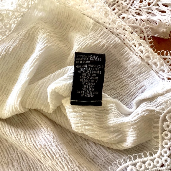 Beautiful White Boho Top with Lace Trim - Picture 6 of 9